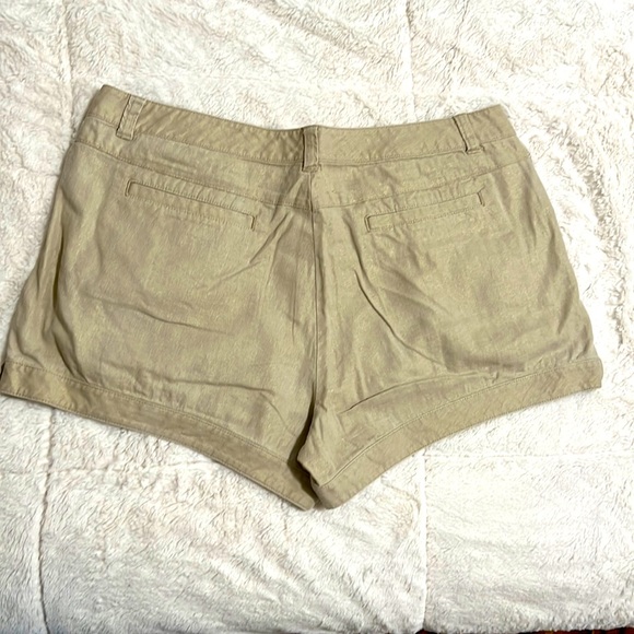Calvin Klein shorts, size 12, tan with gold thread - Picture 2 of 8